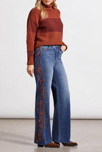 Load image into Gallery viewer, Tribal Brooke Hugging Jeans with Embroidery in Bluewash
